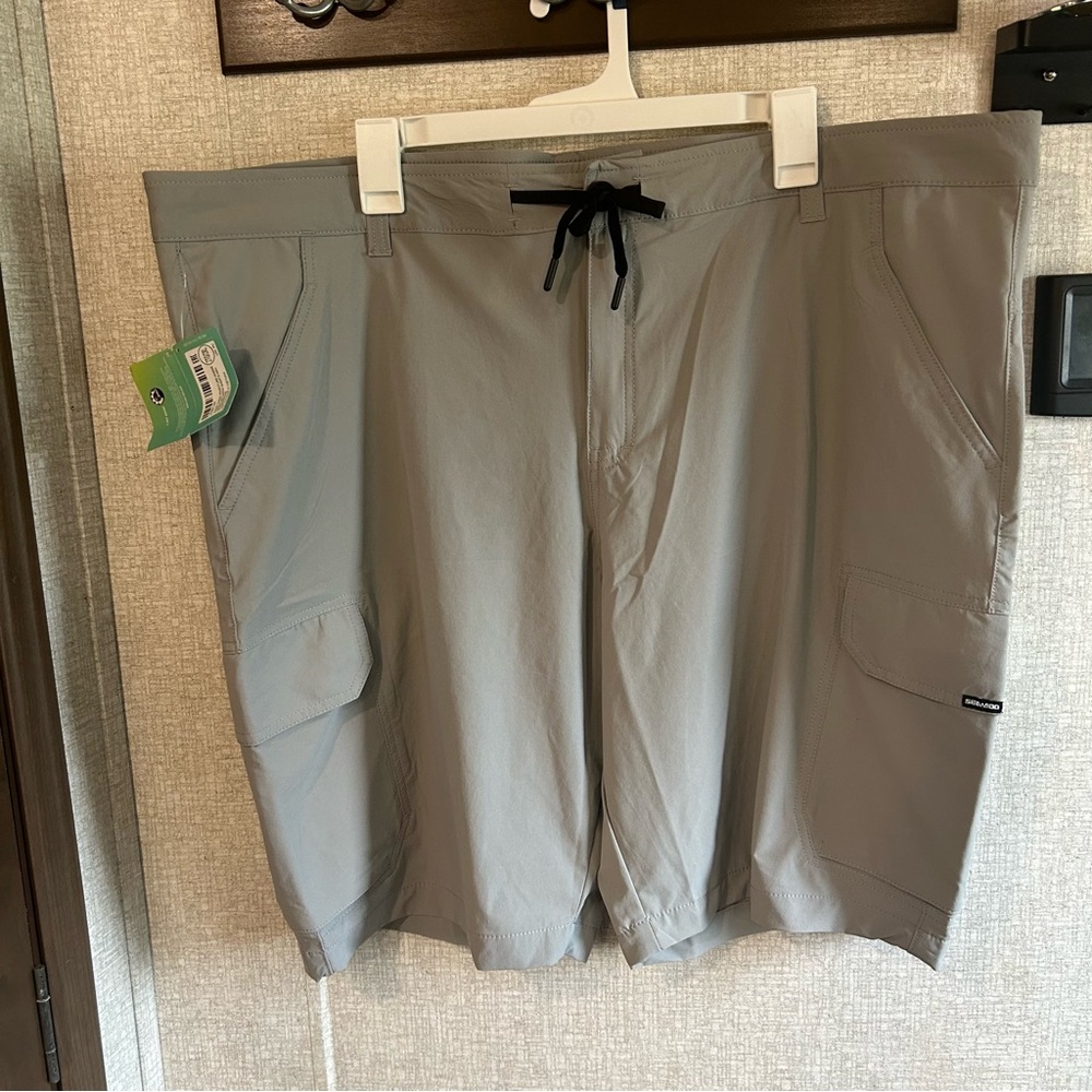 NWT Men’s‎ Sea-Doo 2XL Adventure Cargo Shorts Smoke Gray
